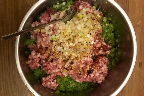 芹菜猪肉饺子的做法图解4