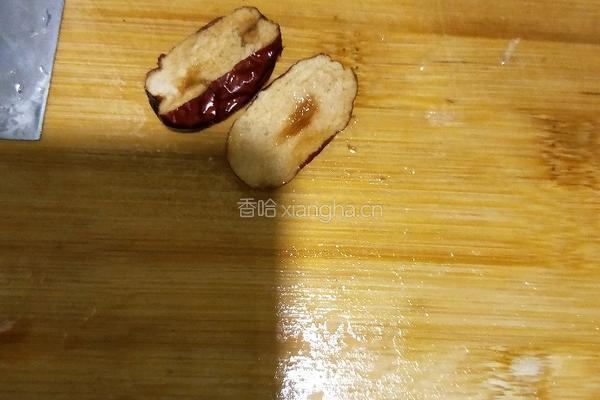 红枣枸杞鸽子汤的做法图解6