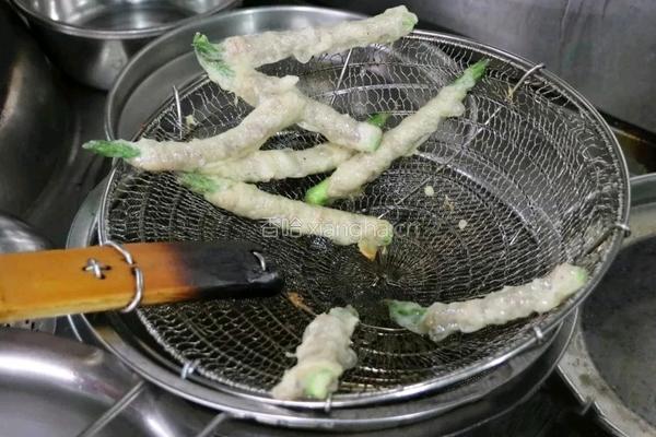 香煎芦笋肉卷的做法图解3