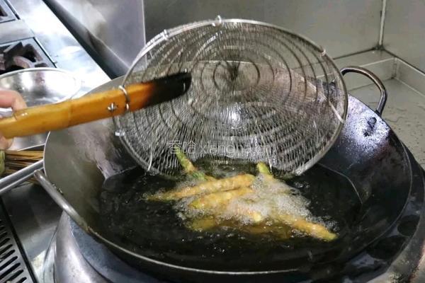香煎芦笋肉卷的做法图解4