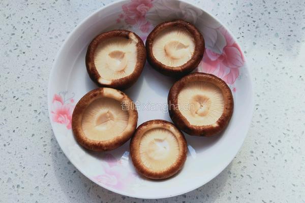 肉末蒸香菇的做法图解2