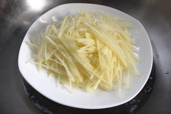 香菇酱土豆丝的做法图解7