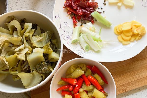 下饭神器“酸菜鱼”的做法图解2
