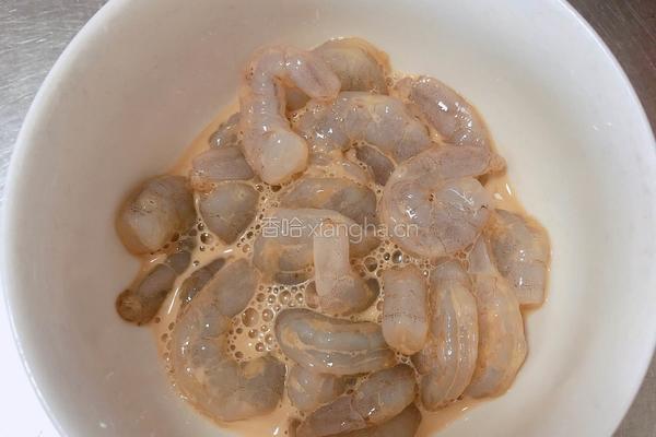  金汤虾仁豆腐羹的做法图解3