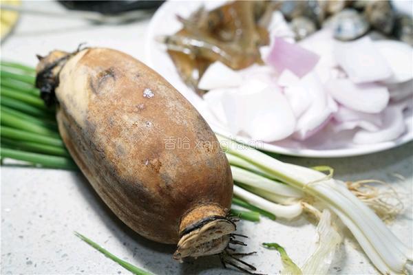 鲜辣莲藕钵的做法图解1