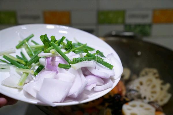鲜辣莲藕钵的做法图解7