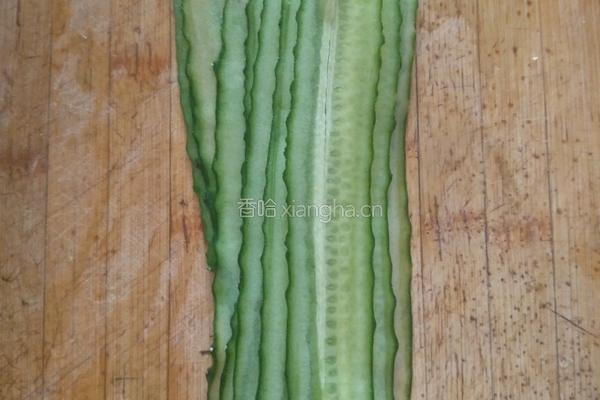蒸鸡肉黄瓜卷的做法图解1