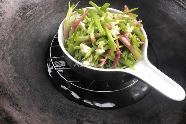 香菇酱菠菜根的做法图解6