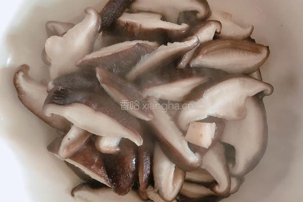 蚝油香菇油菜的做法图解3