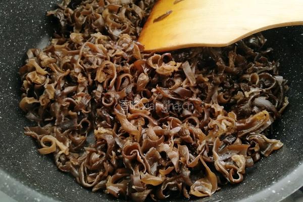 木耳包菜煎饼的做法图解8