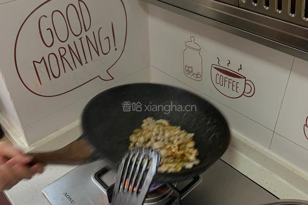 鸡胸肉鸡丁炒胡萝卜尖椒的做法图解10