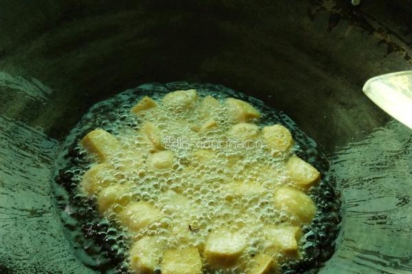 炸豆腐的做法图解2