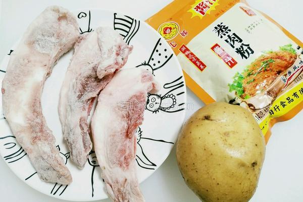 粉蒸脆骨土豆的做法图解1