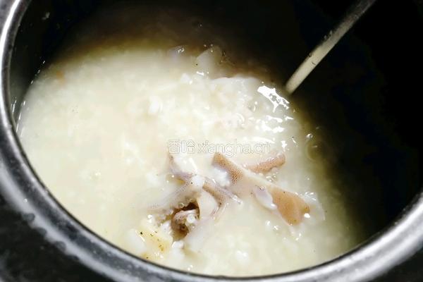 牡蛎鱿鱼粥的做法图解12