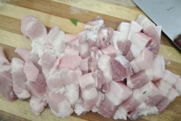 土豆闷肉的做法图解1