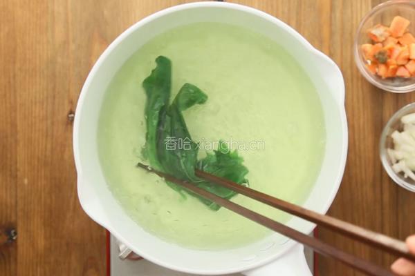 18-36个月辅食：奶香三文鱼焗菠菜的做法图解5