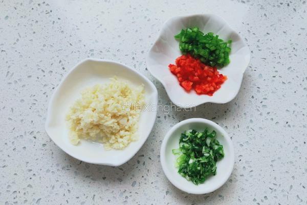 蒜蓉蒸蛏子的做法图解3