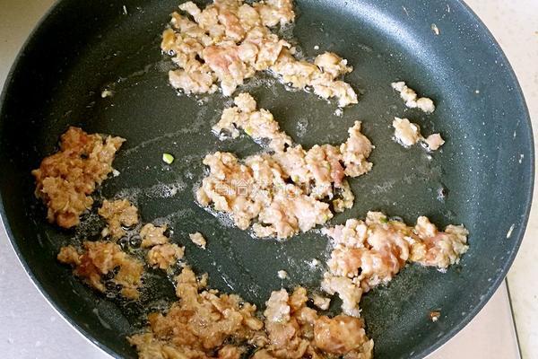 肉末茄子的做法图解2