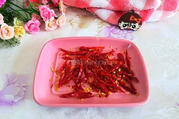 孜然香辣墨鱼头的做法图解3
