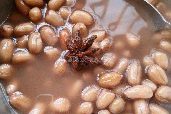 芹菜花生米的做法图解1