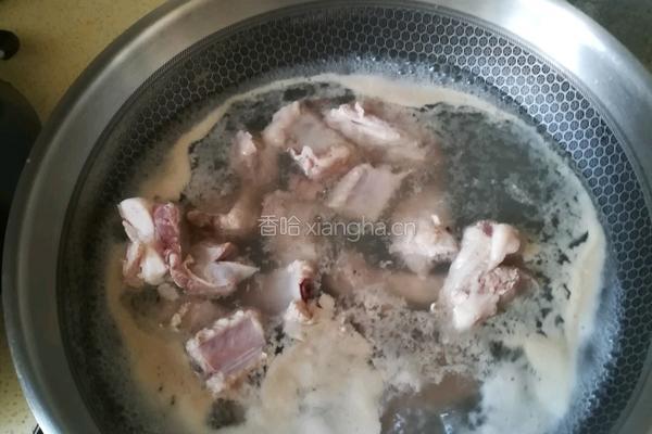 糖醋排骨的做法图解1