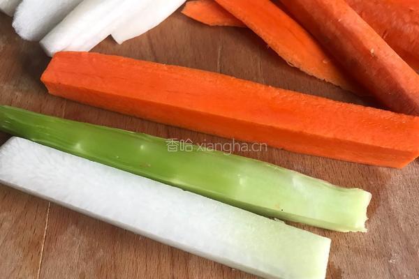 三色吉庆的做法图解1