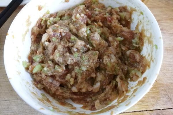 金针菇豆腐卷的做法图解3
