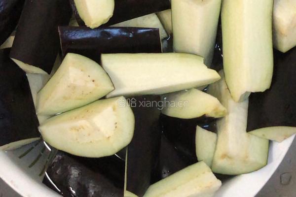 腊肉茄子煲的做法图解4