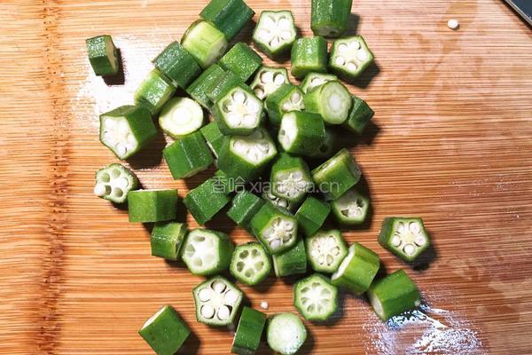 蒜蓉粉丝蒸秋葵的做法图解3