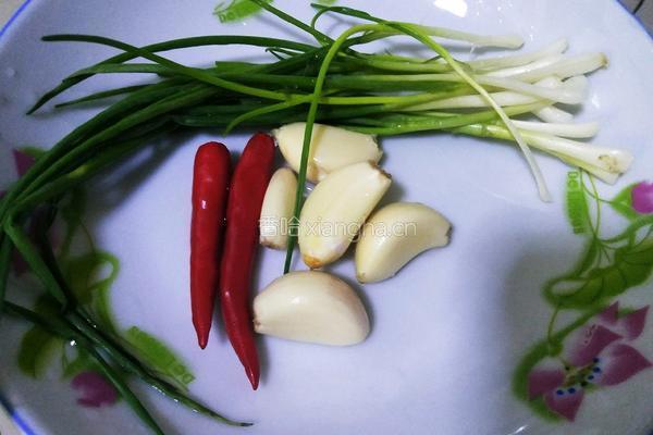凉拌簕菜（苦刺藤）的做法图解1