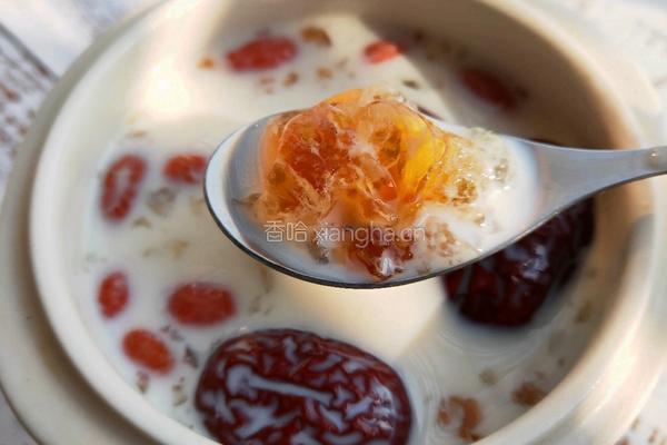 桃胶炖牛奶的做法图解6