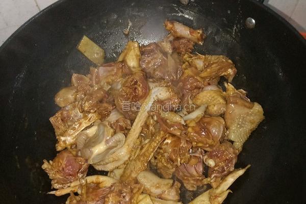 土豆闷鸡的做法图解3