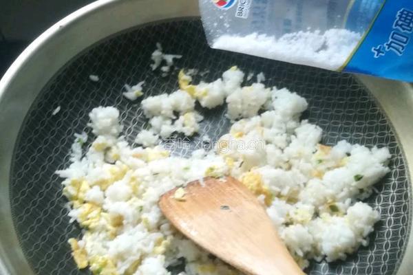 滑蛋虾仁饭的做法图解8