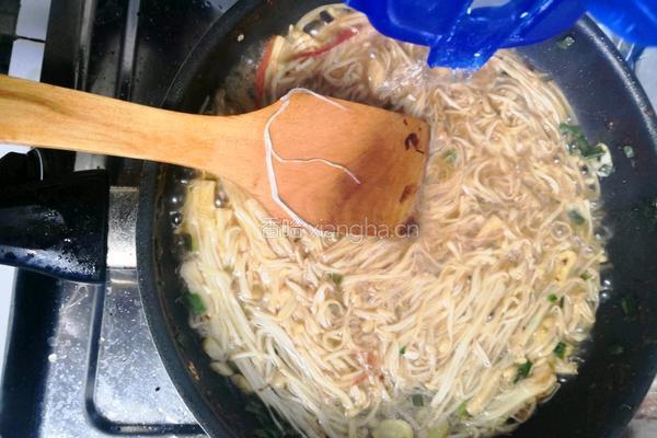 肥牛炒金针菇的做法图解10