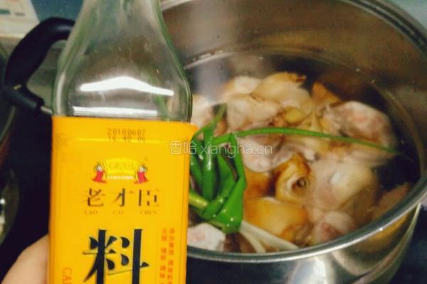 红烧黄豆炖猪蹄的做法图解3