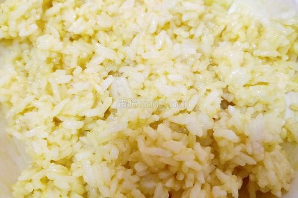 黄金蛋炒饭的做法图解3