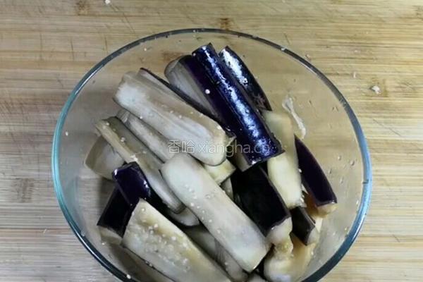 茄子新吃法的做法图解3