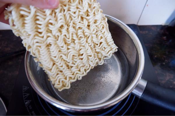 鸡胸肉火鸡面的做法图解1