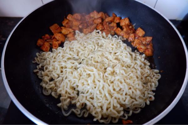 鸡胸肉火鸡面的做法图解3