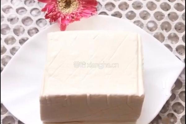 野生鲫鱼豆腐汤的做法图解1