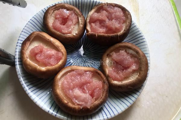 香菇酿鸡蛋的做法图解2