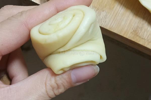 奶香味十足的麻薯蛋黄酥的做法图解12
