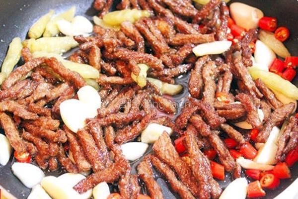 西芹炒牛肉的做法图解4