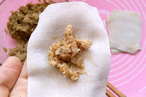 抱蛋花朵馄饨的做法图解3