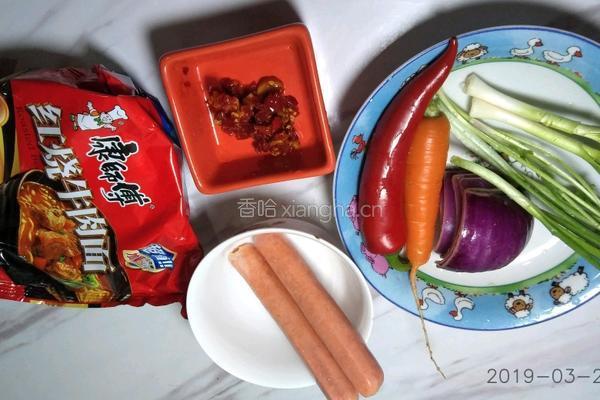 香辣炒面的做法图解1