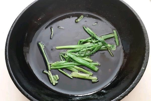 葱油茴香花生的做法图解4