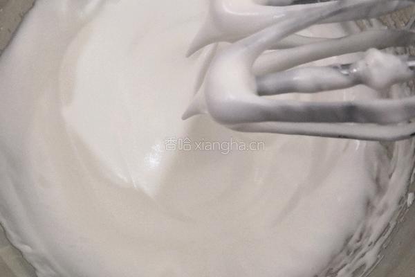 抹茶蛋糕抱草莓的做法图解3