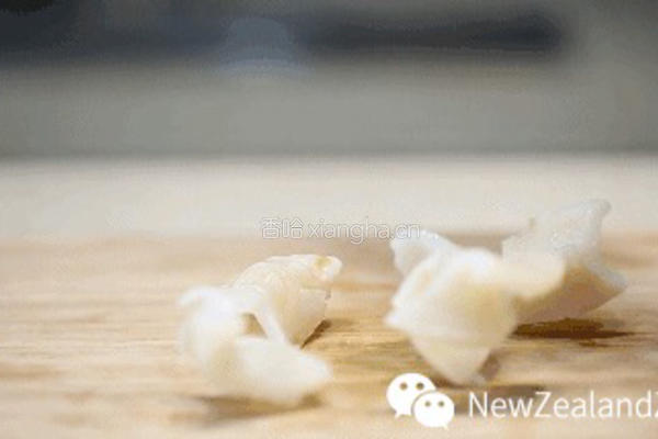 红枣桃胶新西兰花胶汤的做法图解1