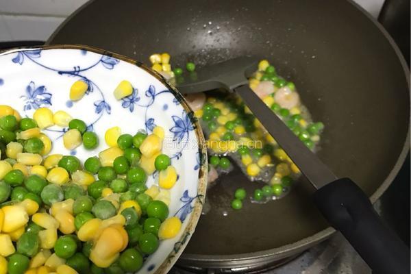 虾仁蛋炒饭的做法图解4