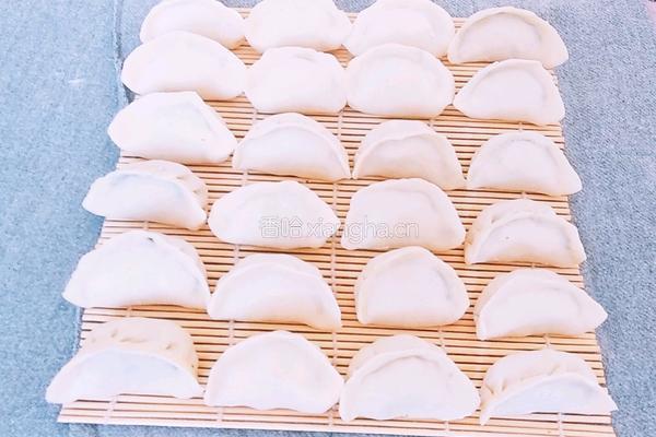 荠菜豆腐馅儿饺子的做法图解8